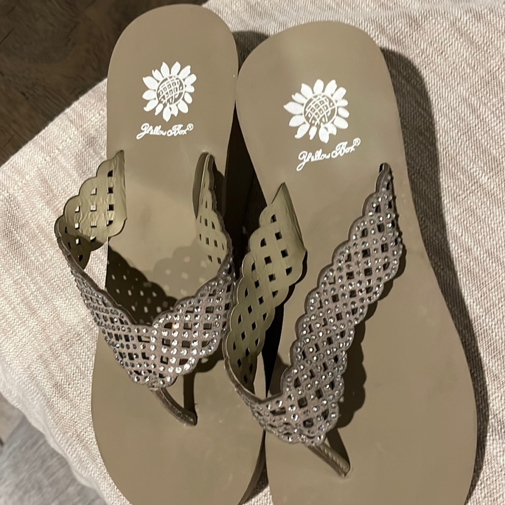 Nordstrom Rack Sandals never worn. Yellow Box